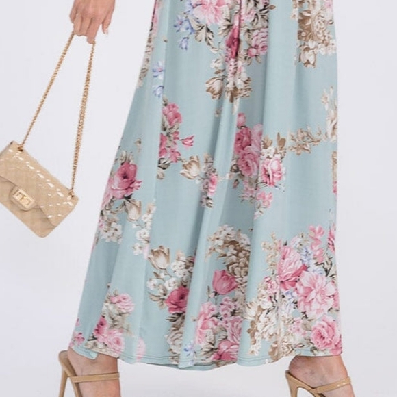 Floral Scoop Neck Maxi Dress in Blue and Pink Medium - Picture 6 of 12